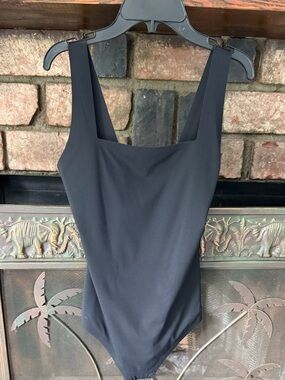SMOOTHEZ by Aerie Square Neck Bodysuit - Size M - Black